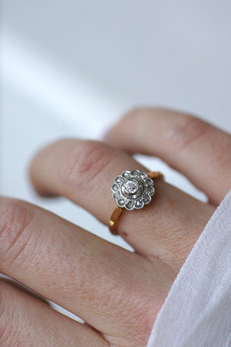 Bague marguerite ancienne diamants 58 Facettes