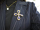 Broche broche VAN CLEEF & ARPELS pendentif croix cabochon lapis lazuli diamants 58 Facettes 257360