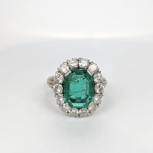 Bague 57 Bague Pompadour or blanc Emeraude et diamants 58 Facettes