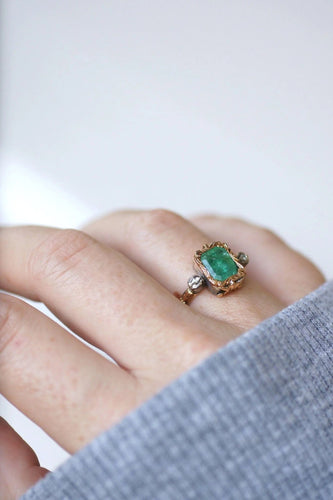 Bague Bague style Victorien émeraude et diamants 58 Facettes