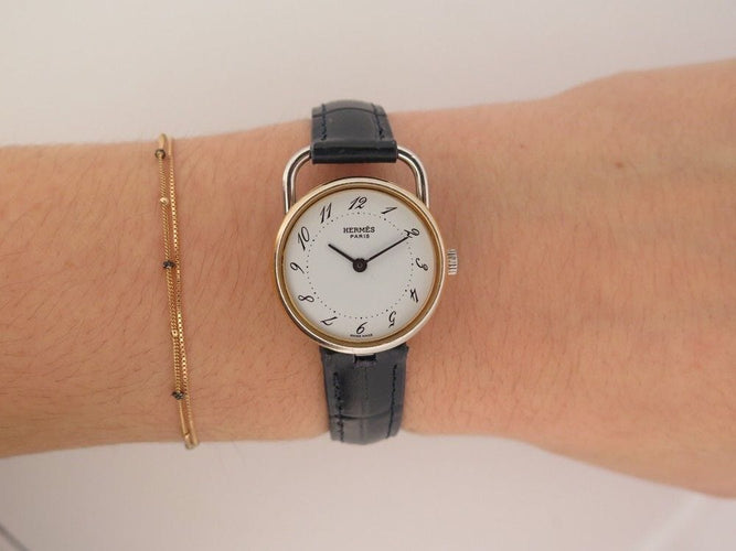 Montre vintage montre HERMES arceau 25mm plaque or bracelet cuir crocodile quartz 58 Facettes 256219