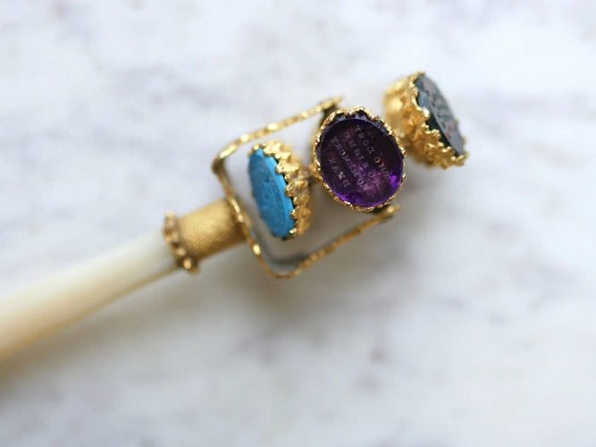 Accessoire Roue de cachet intailles, manche en nacre 58 Facettes