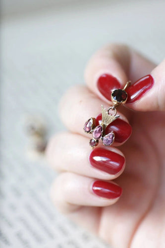 Boucles d'oreilles Boucles d'oreilles pendantes Colombes Or Grenats 58 Facettes