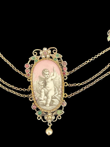 Collier Collier à Décor d'Angelots émaillés Dans Son écrin 58 Facettes 997667