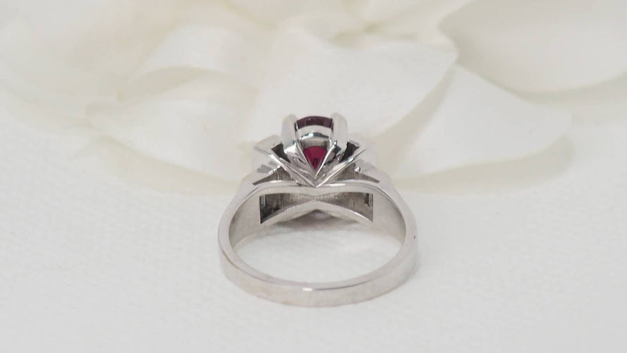 Bague 54 Bague or blanc rubis diamants 58 Facettes F4962