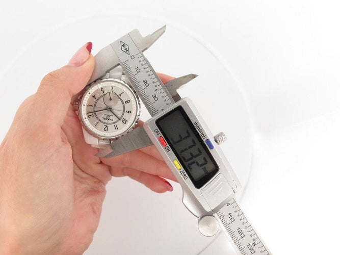 Montre montre CHANEL j12 365 37 mm automatique ceramique 58 Facettes 256828