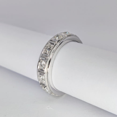 Boucles d'oreilles Alliance américaine or blanc 14 diamants 58 Facettes 5609