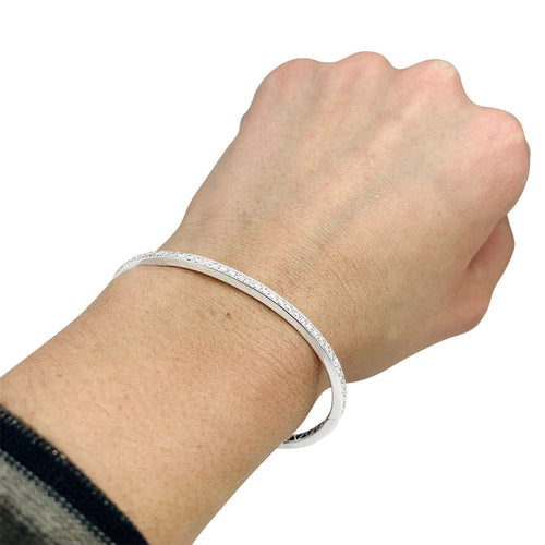 Bracelet Bracelet en or blanc entièrement serti de diamants. 58 Facettes 31043