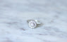 Bague marguerite platine et diamants 58 Facettes
