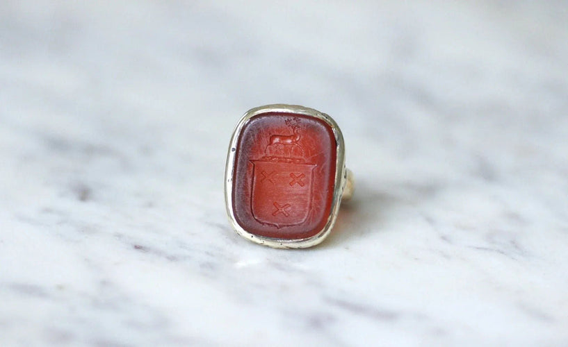 Bague 52 Bague chevalière intaille héraldique sardoine 58 Facettes