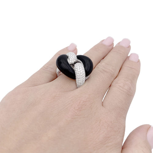 Bague 53 Bague Victoria Casal, or blanc, onyx et diamants. 58 Facettes 33445