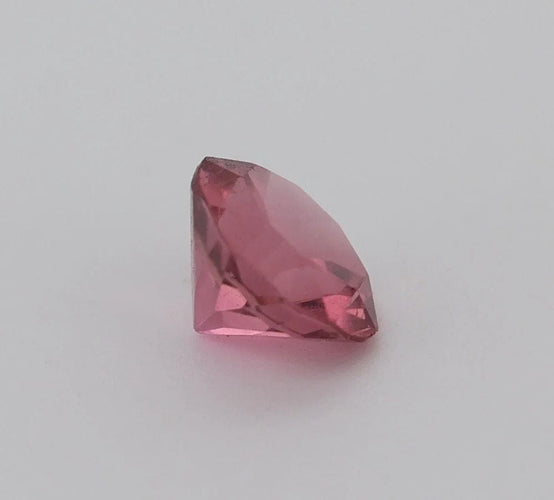 Gemstone Saphir rose non chauffée 0.62cts 58 Facettes 161