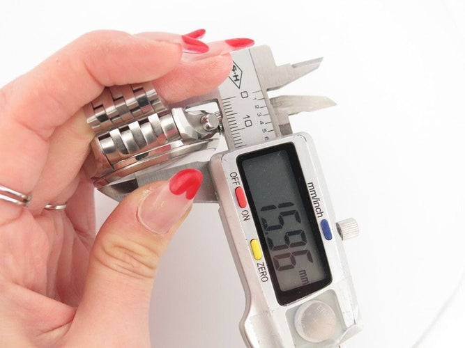 Montre montre BAUME ET MERCIER clifton 43 mm chronographe automatique acier 58 Facettes 248269