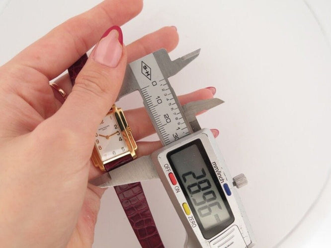 Montre vintage montre PATEK PHILIPPE gondolo twenty 4 29 mm quartz or 18k 58 Facettes 256440