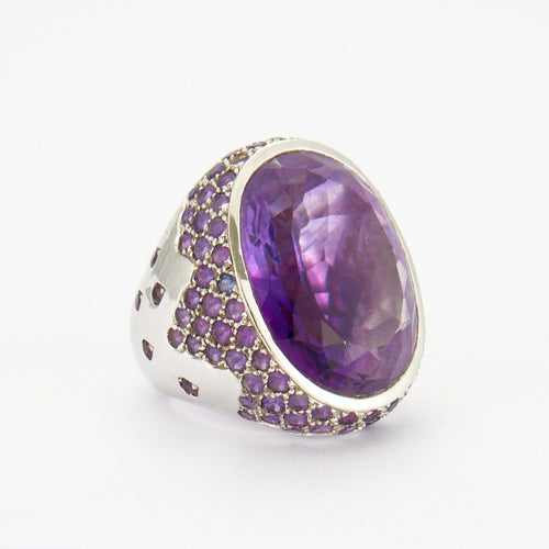 Bague 56 Bague en Or gris, améthyste 58 Facettes