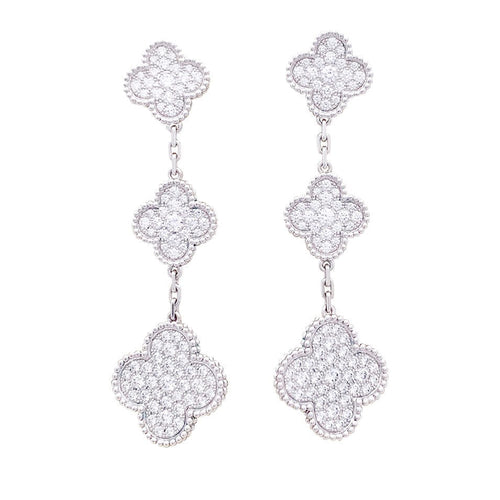 Boucles d'oreilles Boucles d'oreilles Van Cleef & Arpels "Magic Alhambra" or blanc, diamants. 58 Facettes 33549