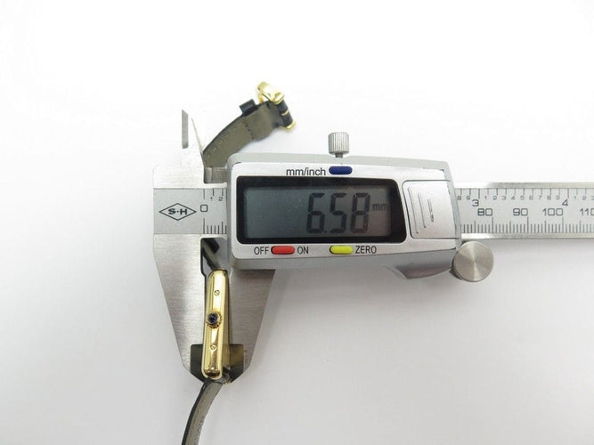 Montre montre tank louis CARTIER 2442 quartz 30 mm en or 18k crocodile 58 Facettes 220473