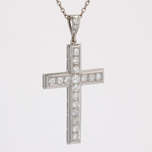 Pendentif Croix en platine et diamants 58 Facettes 22-595