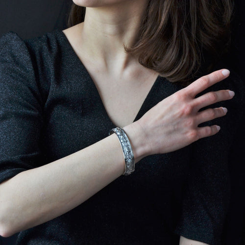 Bracelet Bracelet jonc en argent gravé 58 Facettes 22-133