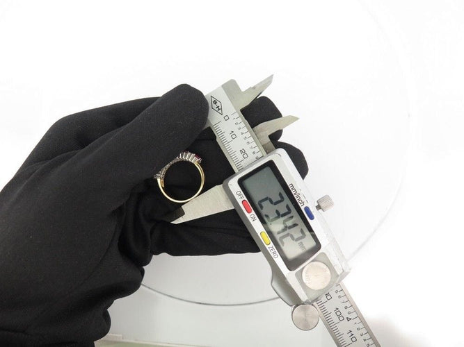 Bague 56 bague en or jaune 18k t56 pavage de 42 diamants 0.63ct & 5 rubis 2.5ct 58 Facettes 251212