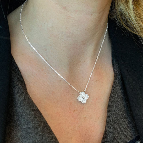 Collier Collier Van Cleefs & Arpels "Vintage Alhambra" en or blanc et diamants. 58 Facettes 31024