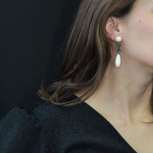 Boucles d'oreilles Boucles d'oreilles corail peau d'ange et jade 58 Facettes 22-194