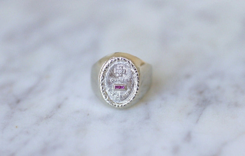 Bague Chevalière Vintage A.AUGIS en or blanc diamant 58 Facettes