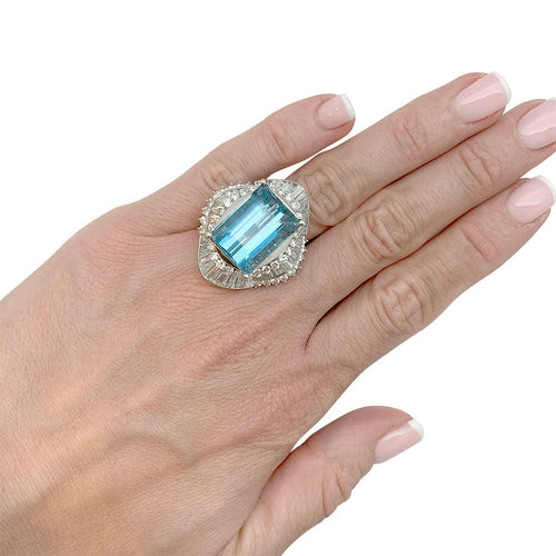 Bague 52 Bague cocktail aigue-marine et diamants. 58 Facettes 31425