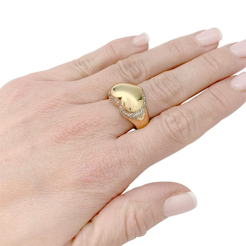 Bague 54 Bague Chaumet, "Chevalière Coeur", or jaune, diamants. 58 Facettes 32137