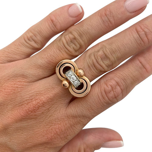 Bague 57 Bague tank or rose, blanc et diamants. 58 Facettes 31900