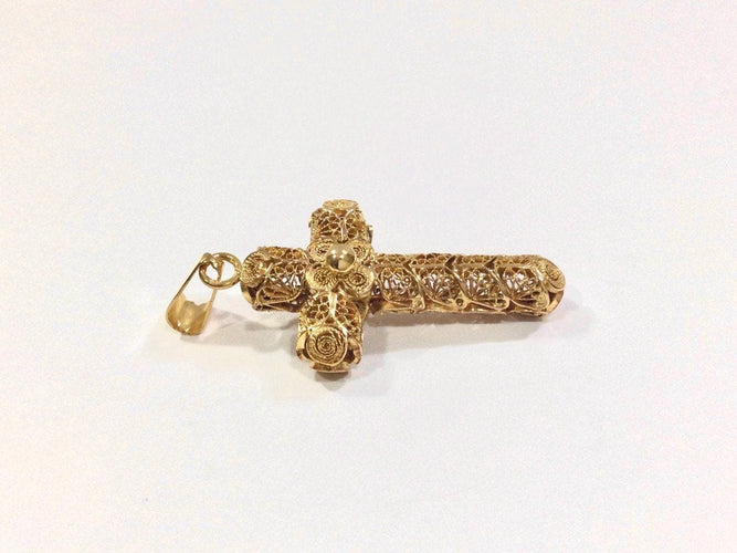 Pendentif Pendentif Croix Filigranée Or Rose 58 Facettes 947613