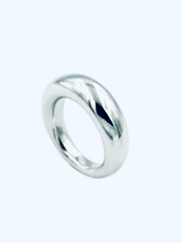 Bague 51 CHAUMET. Bague jonc or blanc 18K 58 Facettes