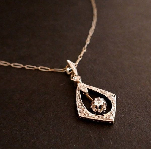 Pendentif Pendentif Art Déco serti de diamants platine et or blanc 58 Facettes 960722