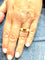 Bague Bague en or jaune 18 carats , topaze ovale et nacre blanche 58 Facettes