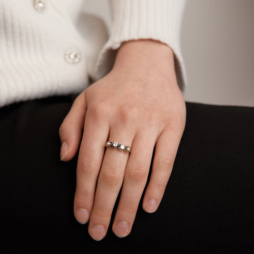 Bague 55 Bague diamants et perles 58 Facettes