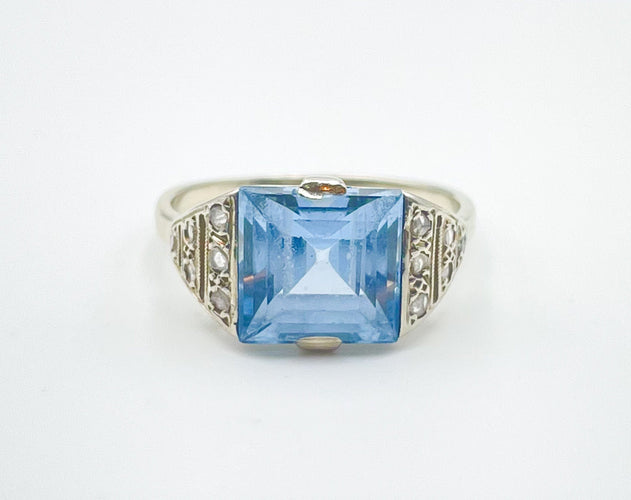 Bague 48 Bague Or blanc Aigue-marine Diamants 58 Facettes