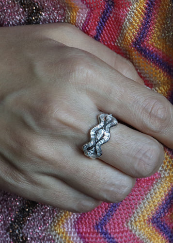 Bague Bague Waves Or blanc et Diamants 58 Facettes RNG2506