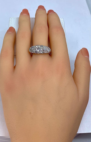 Bague 56 Bague en platine pavée de diamants. Epoque Art Deco. 58 Facettes AB265