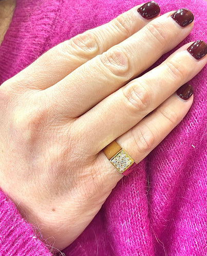 Bague Chevalière en or jaune, diamants 58 Facettes