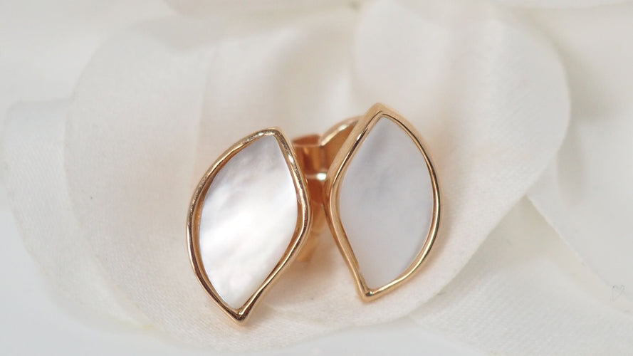 Boucles d'oreilles Boucles d'oreilles en or rose et nacres 58 Facettes 31595