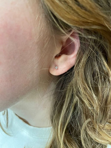 Boucles d'oreilles BOUCLES D'OREILLES CLOUS DIAMANTS 58 Facettes 049311