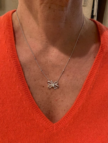 Collier Collier Noeud Diamants Or Gris 58 Facettes C128