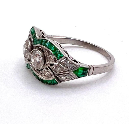Bague Bague style Art Déco Platine Diamants et Emeraudes. 58 Facettes