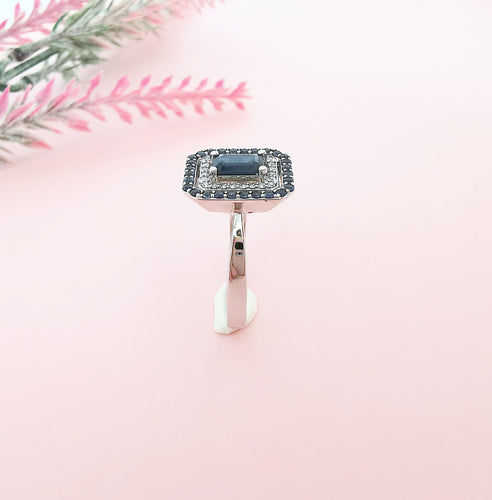 Bague 61 Bague rectangulaire à pans coupés Saphirs Diamants 58 Facettes AA 1591