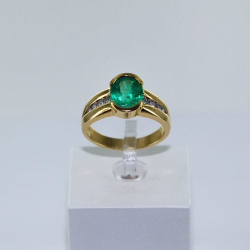 Bague 51 Bague émeraude et diamants 58 Facettes