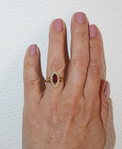 Bague 50.5 Bague Marquise Napoléon III Or Jaune, Perles Et Grenat 58 Facettes 496