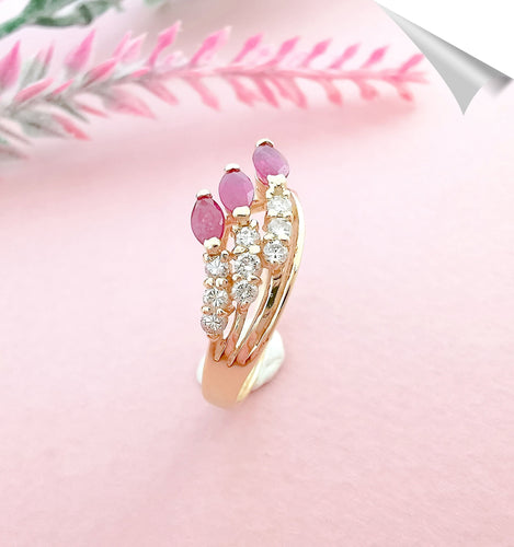 Bague Bague Rubis navettes Diamants 58 Facettes AA 1569