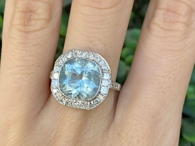 Bague 56 Bague style Art Déco Platine Aigue-marine et Diamants. 58 Facettes