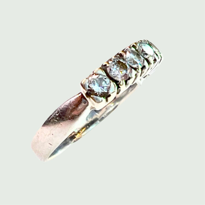 Bague Bague bandeau au design contemporain en or 18 ct avec diamants 58 Facettes Q776A
