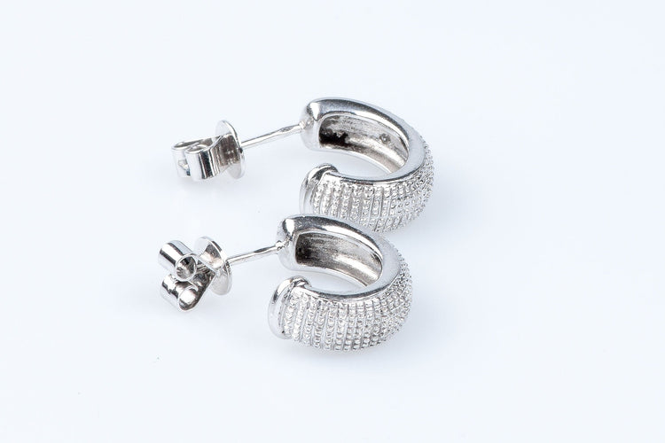 Boucles d'oreilles Boucles d'oreilles diamants en or blanc 58 Facettes 111-196974-29